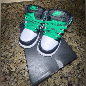 Jordan 1 Retro High OG "Lucky Green" Toddler Kids' Shoe